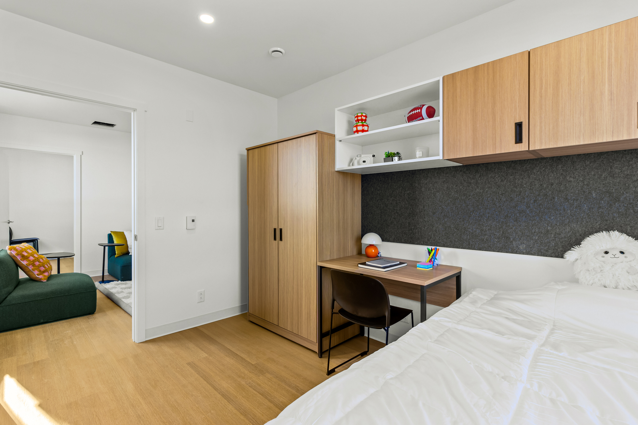 Wester-Land Showroom Bedroom