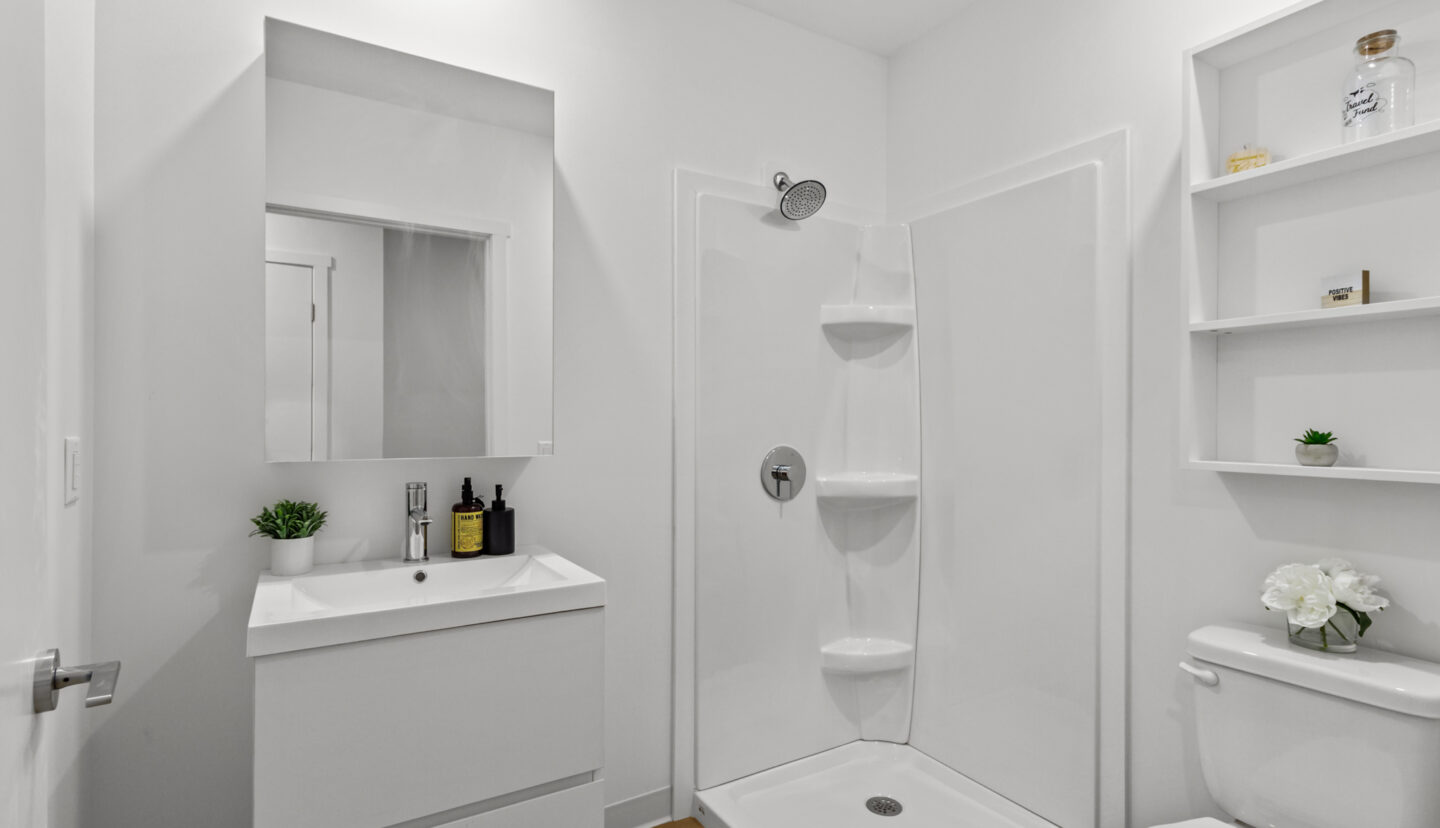 Wester-Land Showroom Bathroom